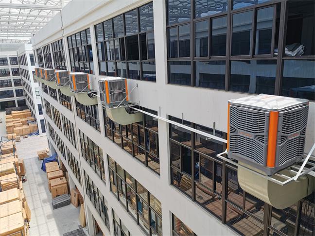 夏季降温设备许多种，为何工业厂房独爱瑞泰风冷风机？